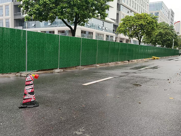 移动水泥墩围挡